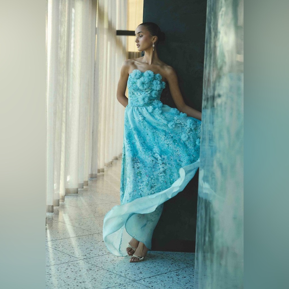 Elliatt Faye Strapless Gown in Blue in Size S NWT